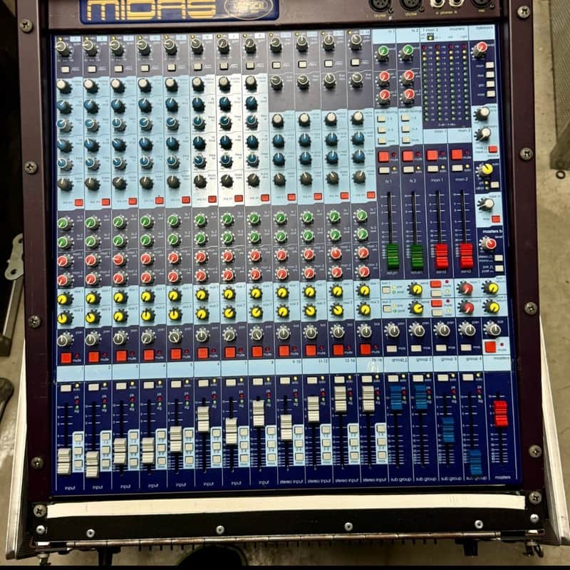 2001 – 2010 Midas Venice 160 16-Channel / 30-Input Mixing Cons…