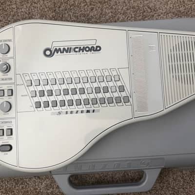 Suzuki OM-84 Omnichord 1984 - Ivory image 2