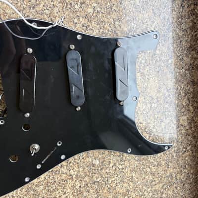 Zexcoil Z-Series Hybrid Convertible Set™ - Loaded Pickguard 2024 - Black image 2