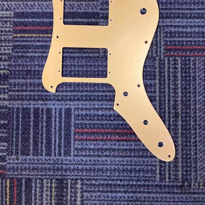 Squier Paranormal Rascal Bass HH Black + Free Gold Pickguard and Ernie Ball Strings image 4