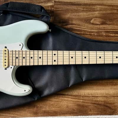 Fender AST Aerodyne Stratocaster Dimarzio Collection - Medium