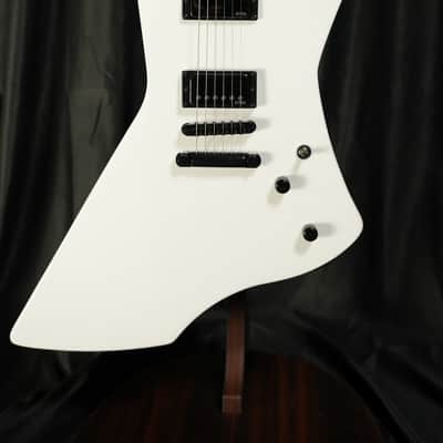ESP LTD Snakebyte James Hetfield Signature 2025 Snow White image 2