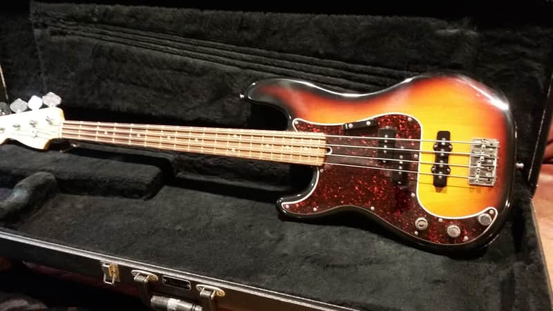 Fender Fender Left-Handed Standard Precision 4 String Bass 3-Tone Sunburst w/Case 1999-2000 3 Tone Sunburst image 1