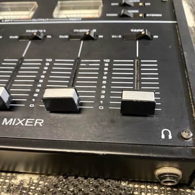 Realistic 4 Channel Stereo Mixer image 4
