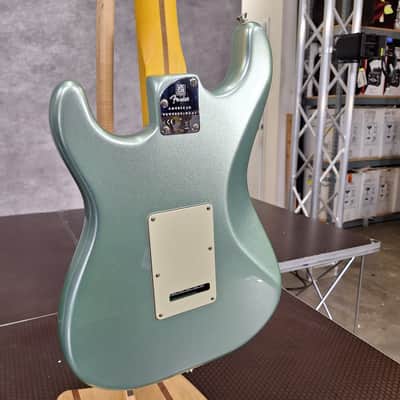 Fender American Professional II Stratocaster HSS with Maple Fretboard 2020 - Present - Mystic Surf Green image 8