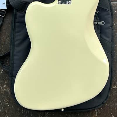Fender Vintera '60s Jazzmaster with Pau Ferro Fretboard 2022- Olympic White image 13