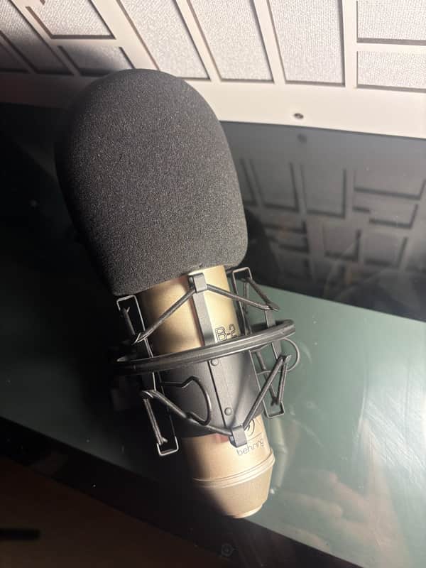 Behringer B-2 Pro Multipattern Large Diaphragm Condenser Microphone 2001 - Present - Standard image 1