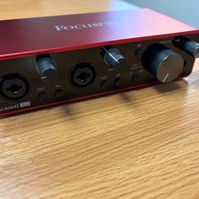 One Owner Focusrite Scarlett 2i2 3rd Gen USB Audio Interface 2019 - Present - Red / Black image 3