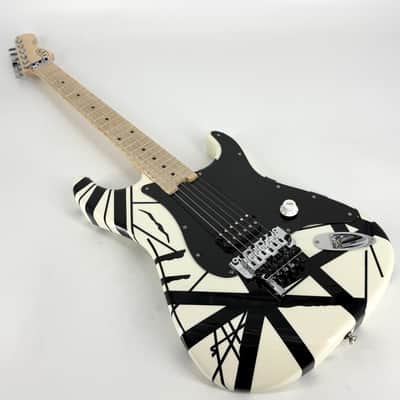 Immagine 2021 EVH Striped Series – Black & White - 11