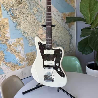 MIJ Japan Fender Jazzmaster Classic 60s Import 2014 w/ hard shell case- Vintage White image 2