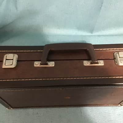 Henkin Clarinet with Mouthpiece, Stand, and Case image 9