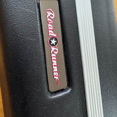 Road Runner ABS Molded Acoustic Dreadnought Guitar Case image 8
