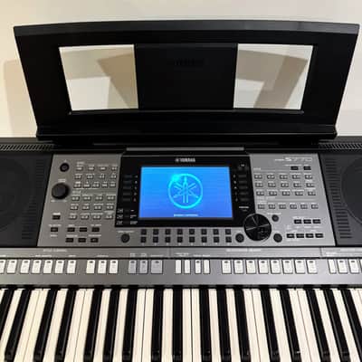 Yamaha PSR S770