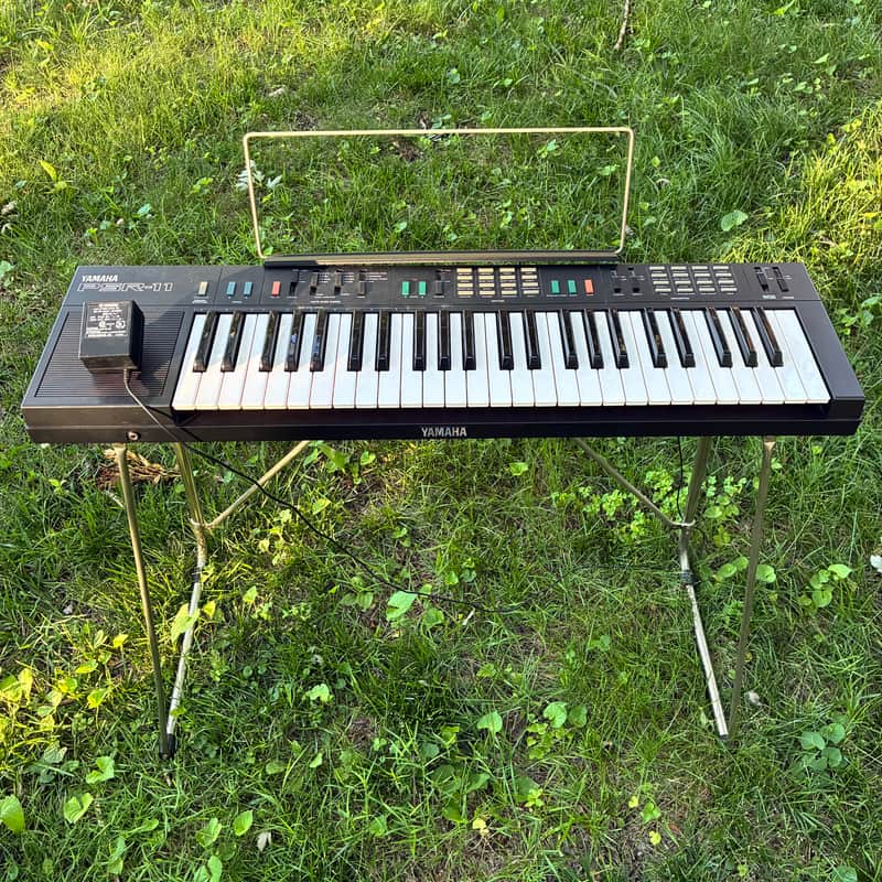 Yamaha PSR-11 1980's w/ stand and original power supply! image 1