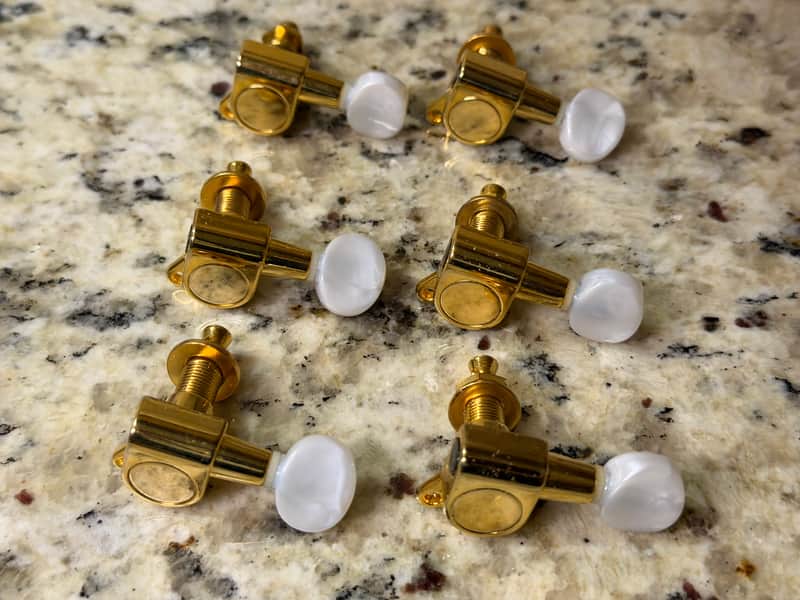 Jin Ho 6 on a side tuners with pearl button - Gold image 1