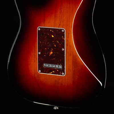 Fender American Professional II Stratocaster 3-Color Sunburst Maple Fingerboard (951) image 2