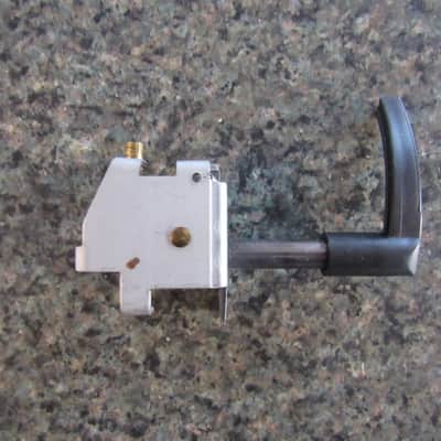 Thorens TP16 tone arm lift assembly image 1
