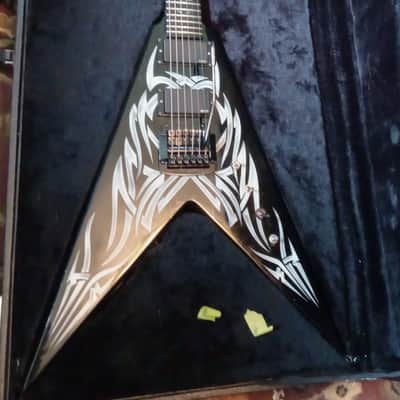 BC Rich KKV Neck-Thru Tribal image 3