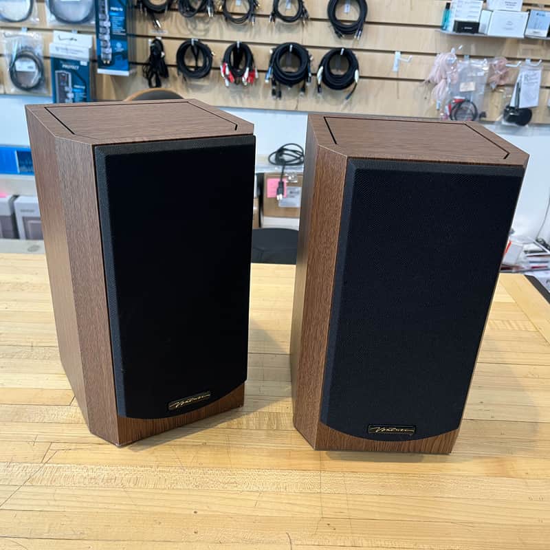 BIC DV52si Bookshelf Speakers image 1