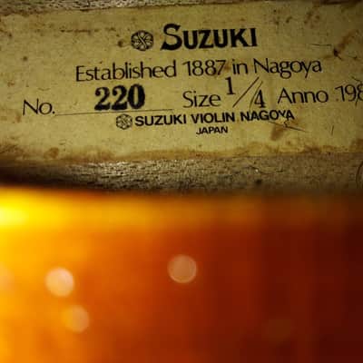 Suzuki Model 220 size 1/4 violin, Japan, 1986, with case (Bow needs replace hair) image 2