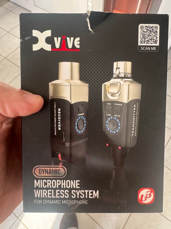Xvive U3 Wireless Microphone System - Black image 1