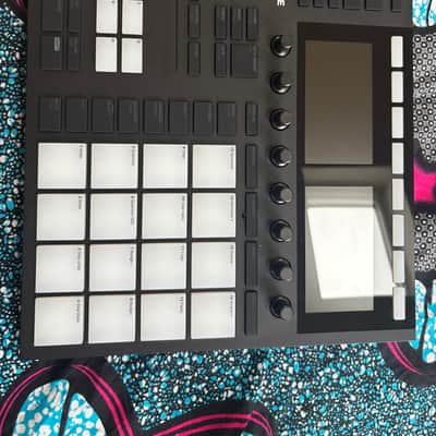 Native Instruments Maschine MKIII with DECKSAVER image 3
