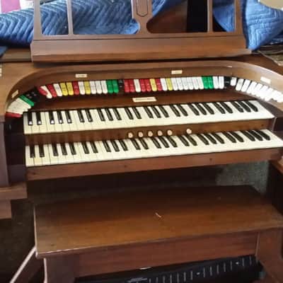 Allen Theatre Organ with Pedalboard, Built-In Speakers, and bench! image 1