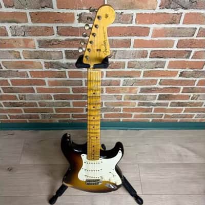 FENDER - CUSTOM SHOP STRATOCASTER 56 RELIC MN 2TS + CASE ET ACCESSOIRES image 4
