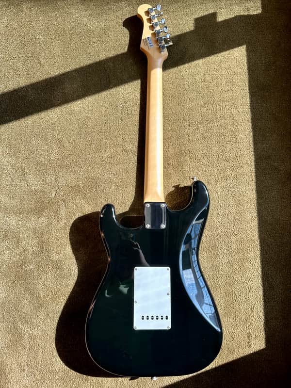 Fujigen (FGN) Basic Classic Stratocaster, BST10RBD-BK/01, Black