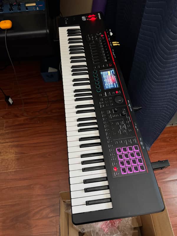 Roland FANTOM-07 76-Key Workstation Keyboard Black image 1