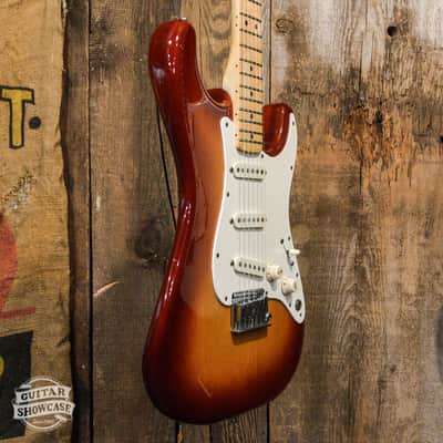 Fender Standard Stratocaster with Maple Fretboard 1983 - Sienna Sunburst image 3