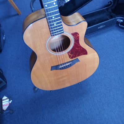 Taylor 314ce ltd 2002 with his case image 3