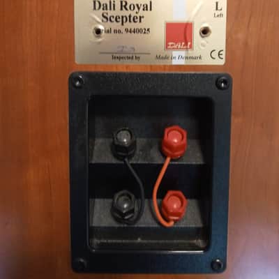 DALI Royal Tower 2017 Cherry image 3