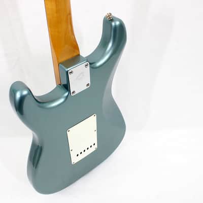 2019 Fender Vintera '60s Stratocaster with Pau Ferro Fretboard - Ice Blue Metallic image 6