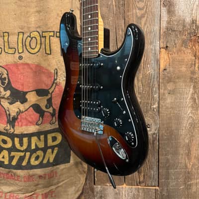 Fender American Special Stratocaster HSS with Rosewood Fretboard 2010 - 2018 - 3-Color Sunburst image 2
