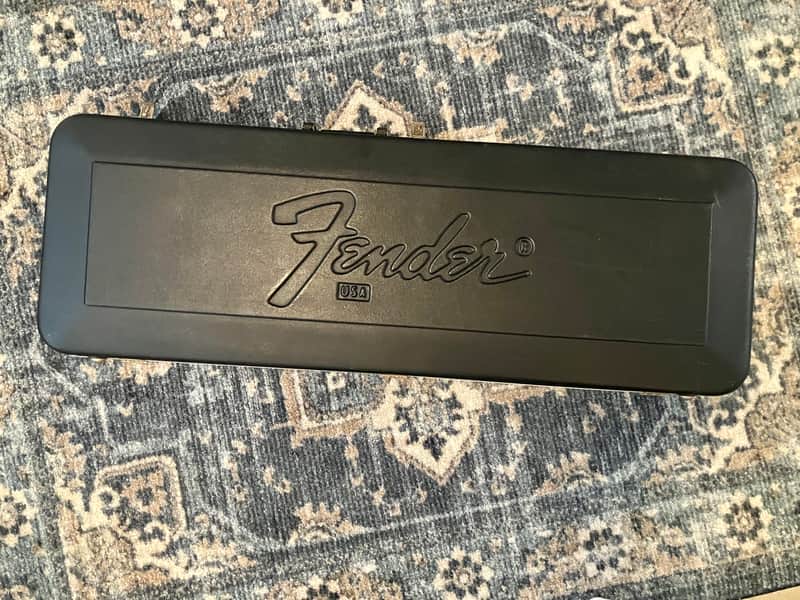 Fender Vintage Molded Hardshell Case for Strat or Tele 70s-80s - Black image 1