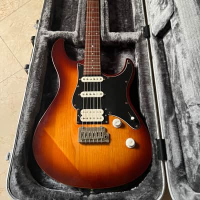 Yamaha Pacifica 412V with 812W pickups image 1