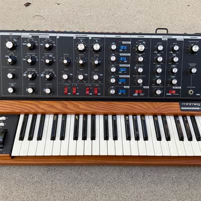 Moog Minimoog Voyager Old School 44-Key Monophonic Synthesizer 2008 - 2009 - Ash Cabinet