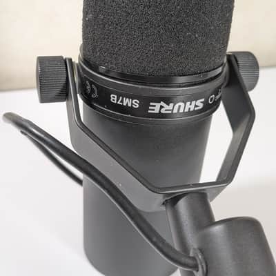 Authentic Shure SM7B Dynamic Microphone Cardiod Black Complete with Accessories image 5