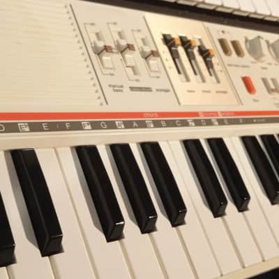 Casio MT-65 Casiotone - White (Mint) image 3