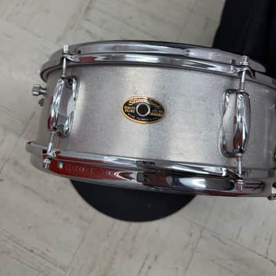 Slingerland No. 161 Deluxe Student Model 5.5x14" 6-Lug Snare Drum with Stick-Saver Hoops 1963 - 1976 - Silver Sparkle image 3