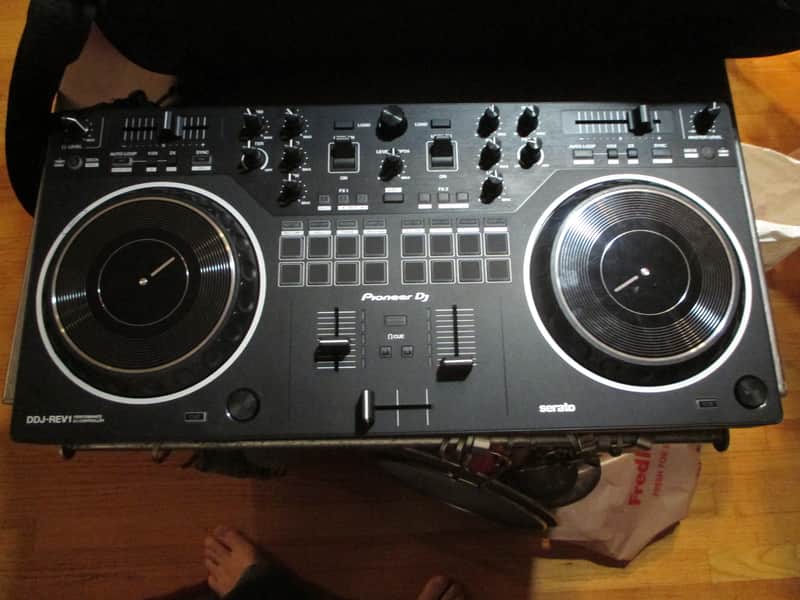 Pioneer DDJ-REV1 2-Channel DJ Controller 2022 - Present - Black image 1
