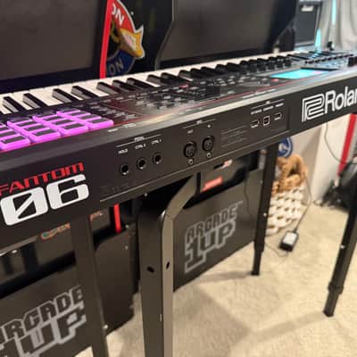 Roland FANTOM-06 61-Key Workstation Keyboard 2022 - Present - Black image 4