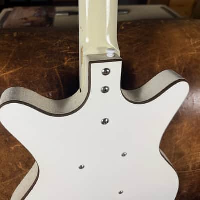 Danelectro 6026 DC-2 Deluxe Double Pickup Shorthorn 1960’s - White image 8
