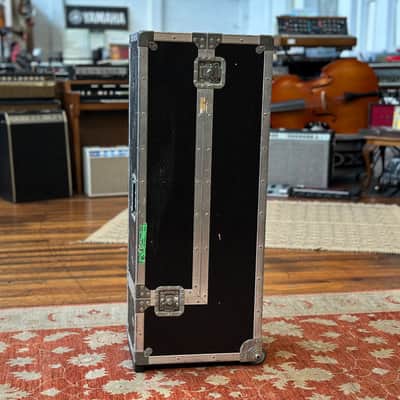 NAUT Cases Triple Guitar Flight Case with Wheels image 3