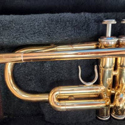 Yamaha YTR2335 Trumpet with Case image 4