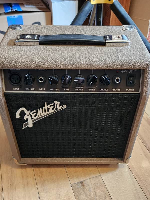 Fender Fender Acoustasonic 15 - 15-watt 1x6" Acoustic Combo Amp 2010?