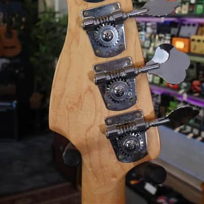 Fender 90's Precision Bass Squier Series MIM - USED image 11