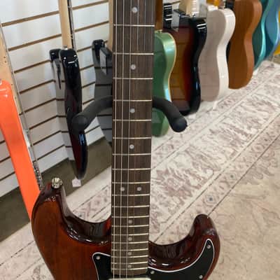 Squier Classic Vibe '70s Stratocaster HSS with Laurel Fretboard - Walnut image 3