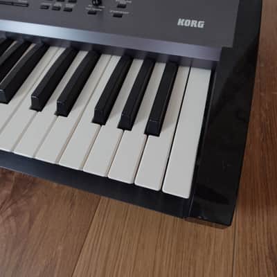 KORG KRONOS 61 black First Generation 2011 Workstation Synthesizer fast ship from japan image 7
